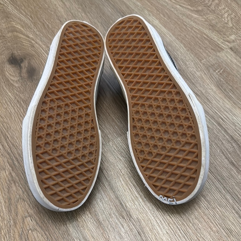 Vans Gray and Black Sneakers Classic Style - Picture 6 of 8